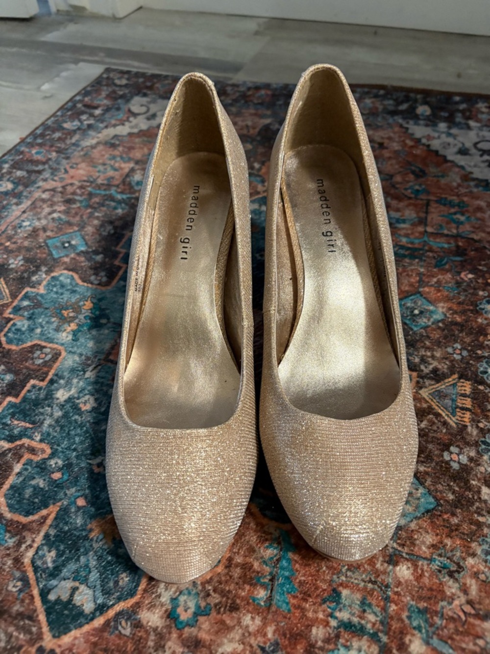 Madden Girl Champagne Gold Glitter Platform Pumps Size 11 —worn once